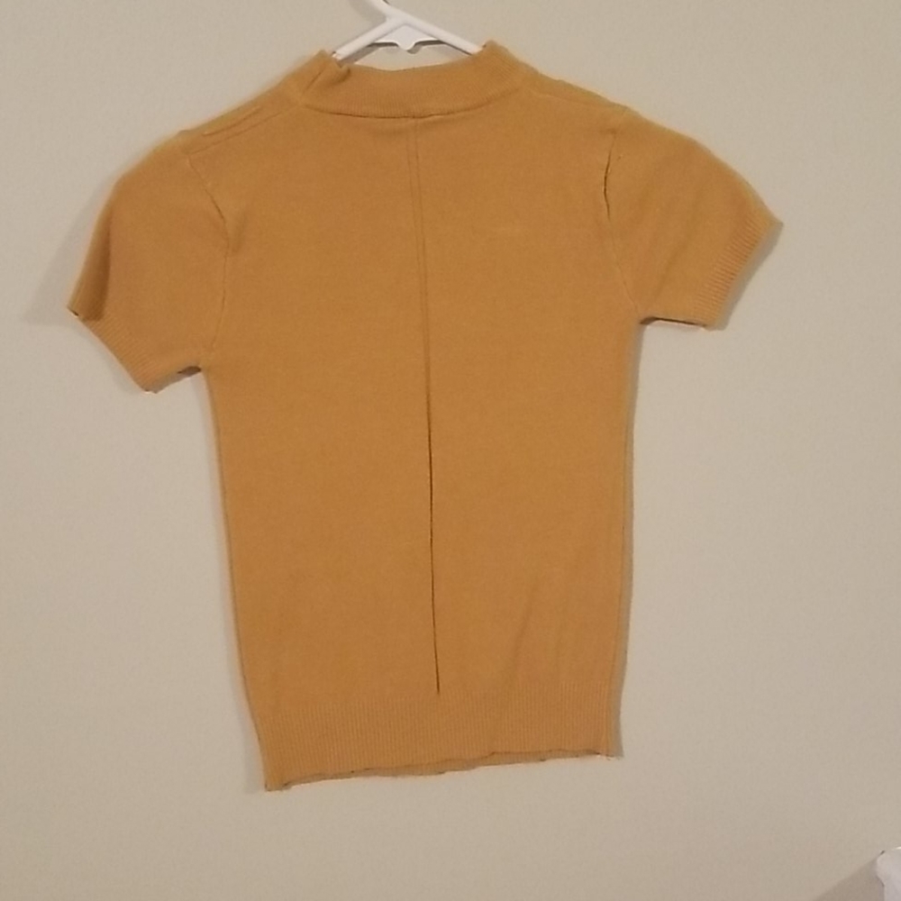 Crop top - Picture 3 of 3